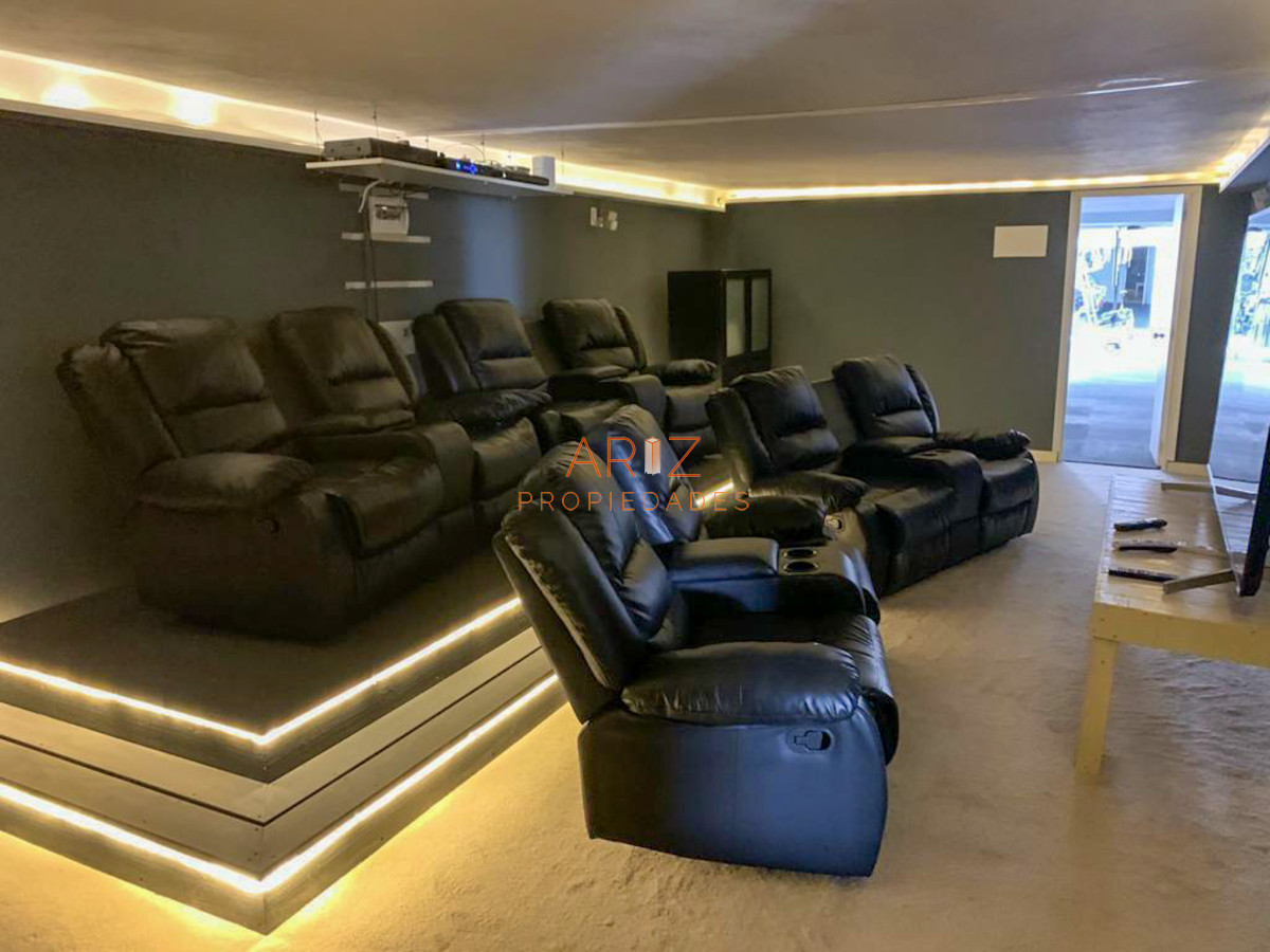 Casa ID.1248 - VENDO CASA 5 DORMITORIOS PRIMERA LINEA MANSA 