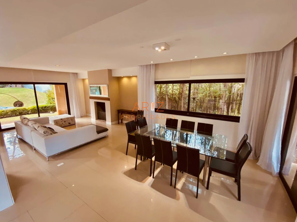 Casa ID.1796 - VENTA Y ALQUILER ANUAL CASA 4 DORMITORIOS EN SUITE + ESCRITORIO BARRIO PRIVADO MUY COMODA PUNTA DEL ESTE MALDONADO