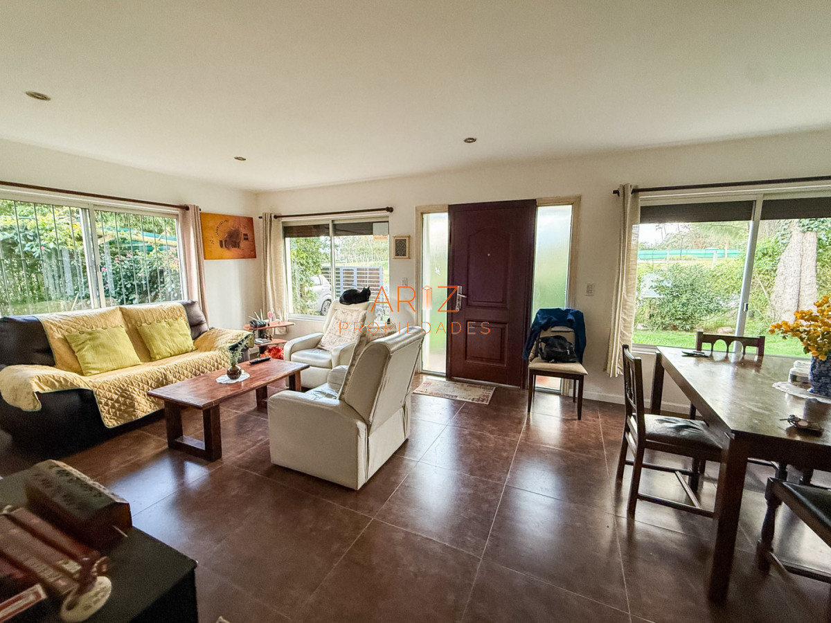 Casa ID.2517 - VENTA CASA 3 DORMITORIOS + LOFT 2 SUITES JARDINES DE CORDOBA ALADO DE BARRIO PRIVADO PUNTA DEL ESTE