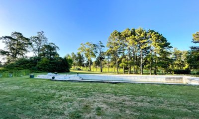 VENDO CASA 5 DORMITORIOS GRAN TERRENO GOLF PUNTA DEL ESTE