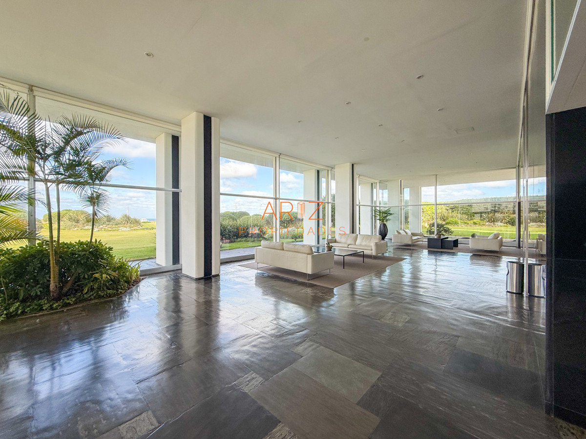 Apartamento ID.2342 - VENTA APARTAMENTO PRIMERA LINEA BRAVA 4 DORMITORIOS Y SERVICIO COMPLETO GRAN PLANTA VISTA DIRECTA A LA BRAVA