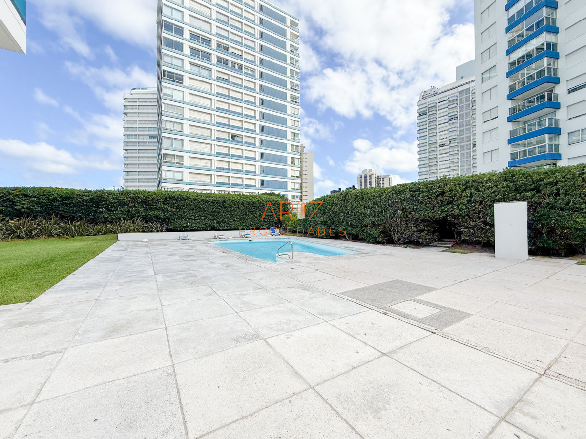 Apartamento ID.2342 - VENTA APARTAMENTO PRIMERA LINEA BRAVA 4 DORMITORIOS Y SERVICIO COMPLETO GRAN PLANTA VISTA DIRECTA A LA BRAVA