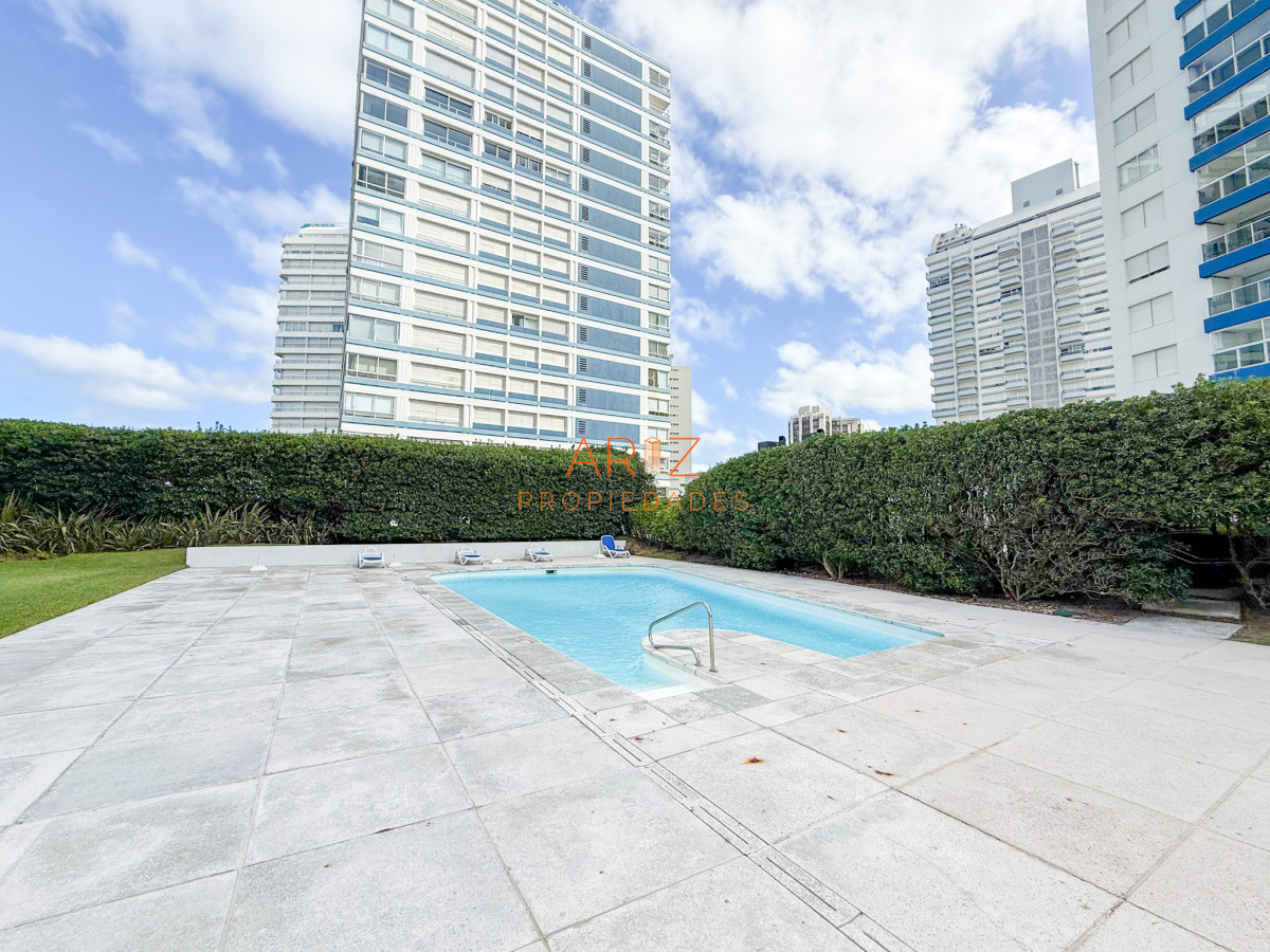 Apartamento ID.2342 - VENTA APARTAMENTO PRIMERA LINEA BRAVA 4 DORMITORIOS Y SERVICIO COMPLETO GRAN PLANTA VISTA DIRECTA A LA BRAVA