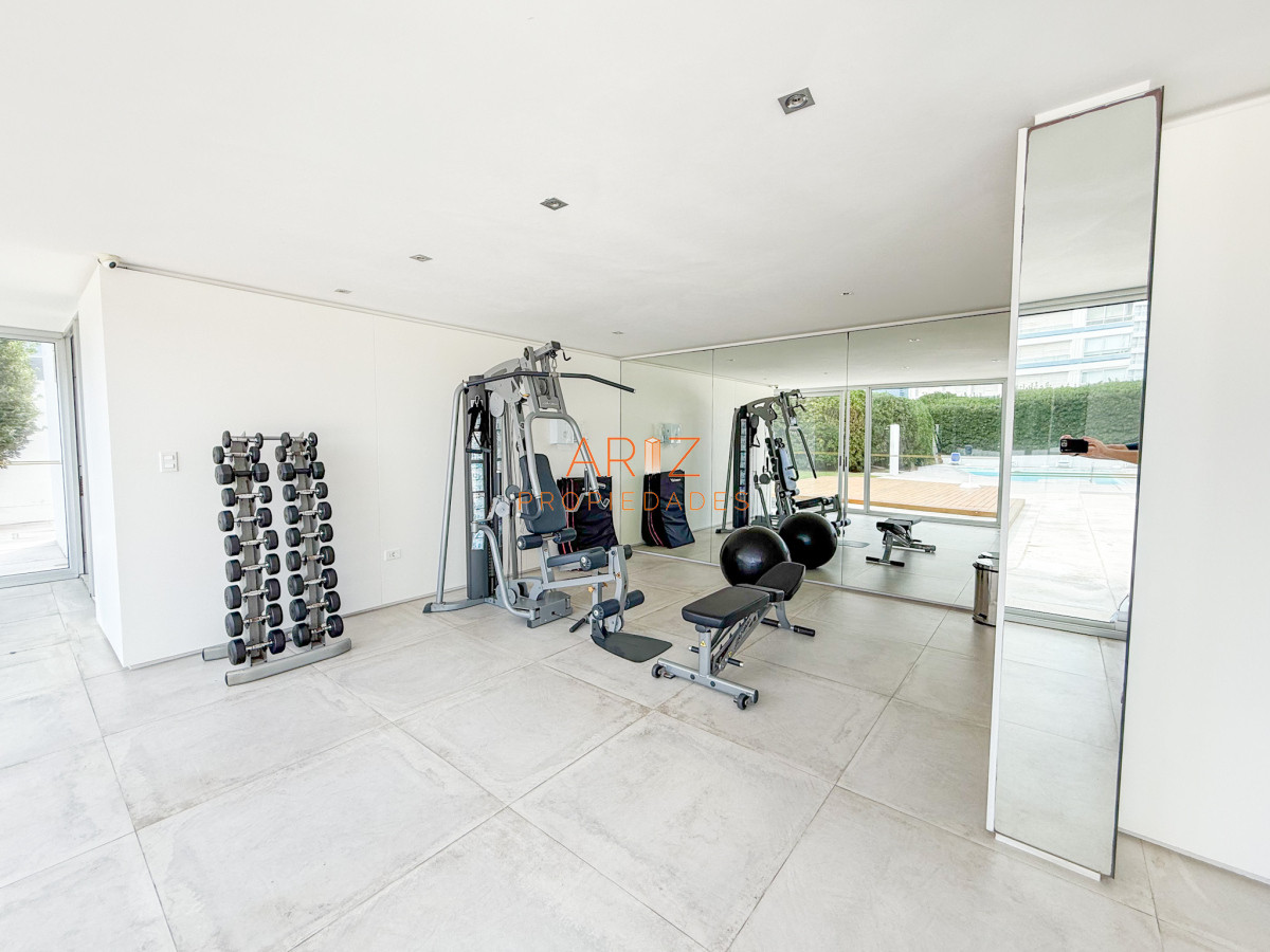 Apartamento ID.2342 - VENTA APARTAMENTO PRIMERA LINEA BRAVA 4 DORMITORIOS Y SERVICIO COMPLETO GRAN PLANTA VISTA DIRECTA A LA BRAVA