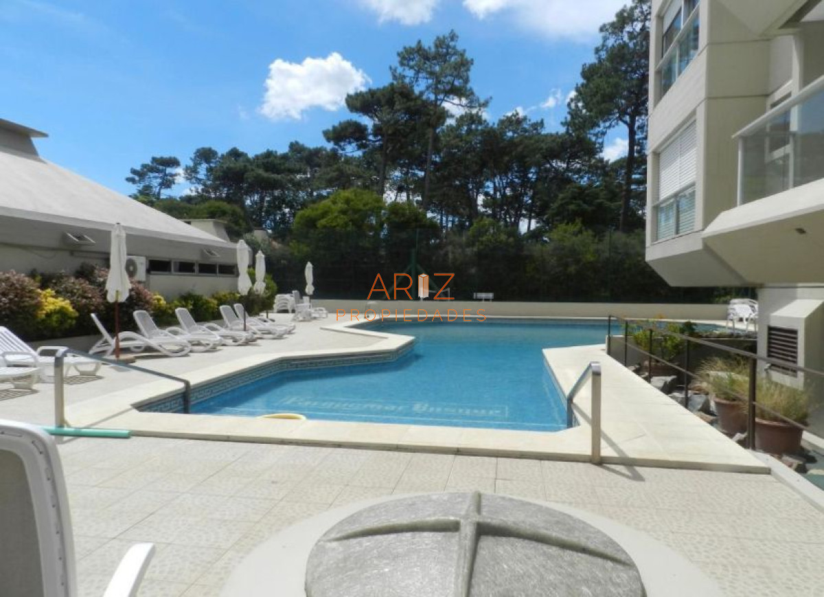 Apartamento ID.1296 - VENDO ALQUILO ANUAL APARTAMENTO 4 DORMITORIOS PUNTA DEL ESTE ROOSEVELT
