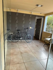 Oportunidad para Reciclar, apartamento en planta baja con patio. 