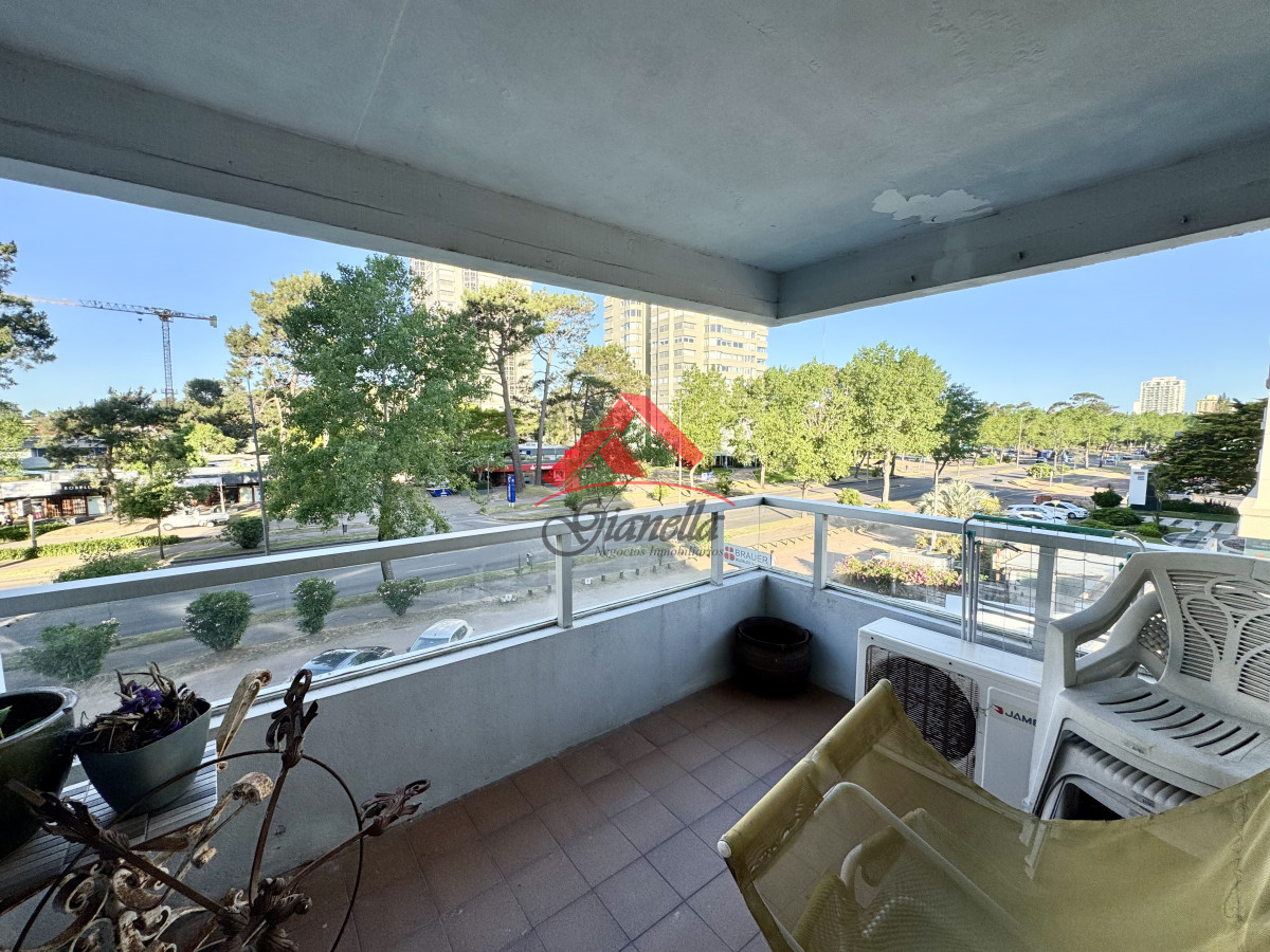 Apartamento ID.2238 - Apartamento de 2 dormitorios y 2 baños en venta