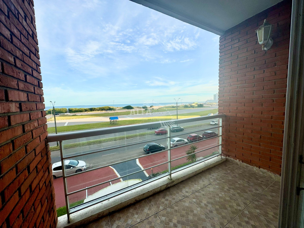 Apartamento ID.6502 - Apartamento de 2 domritorios en venta, 1ra linea de playa brava!
