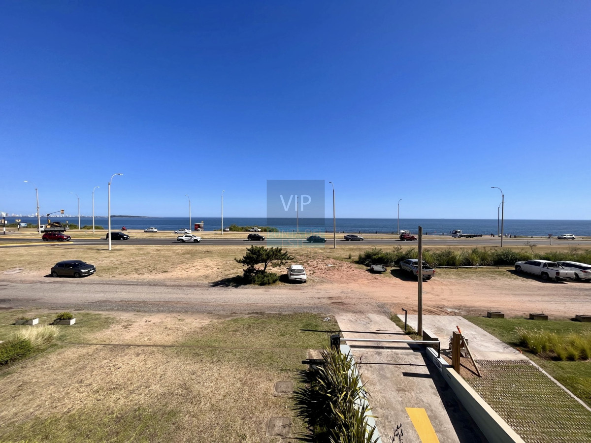 Apartamento ID.2640 - Exclusivo departamento en venta frente a playa mansa- Punta del Este