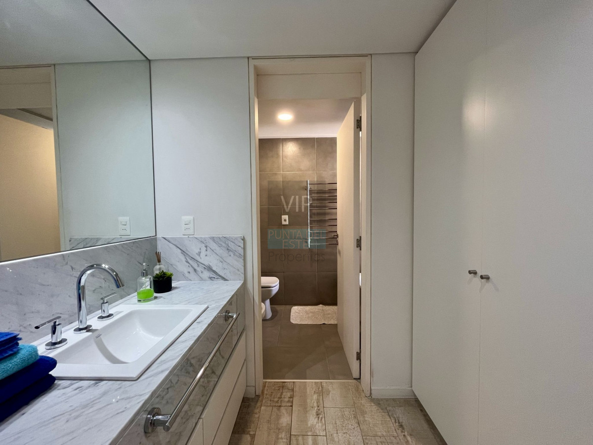Apartamento ID.2640 - Exclusivo departamento en venta frente a playa mansa- Punta del Este