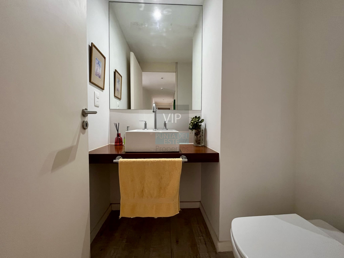 Apartamento ID.2640 - Exclusivo departamento en venta frente a playa mansa- Punta del Este