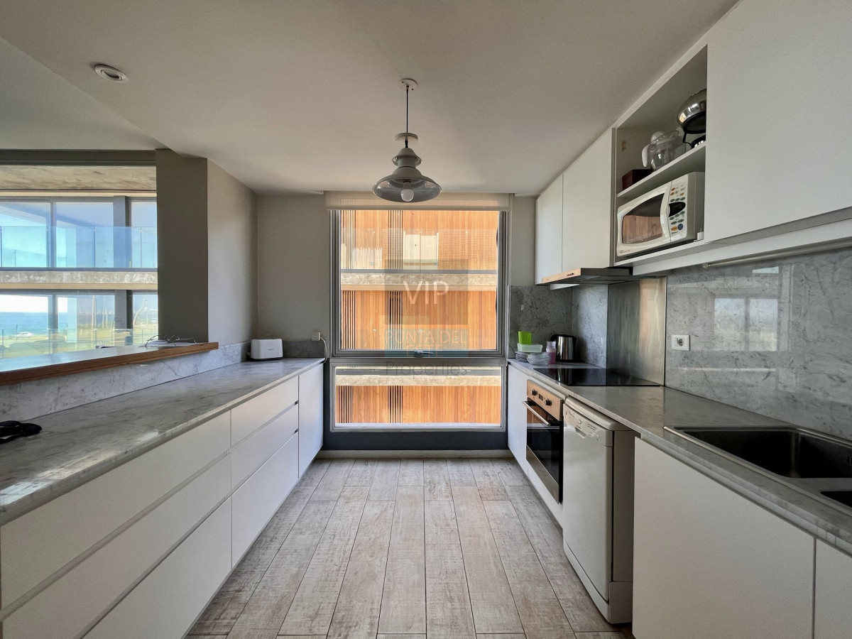 Apartamento ID.2640 - Exclusivo departamento en venta frente a playa mansa- Punta del Este