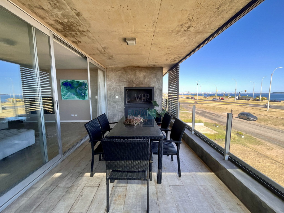 Apartamento ID.2640 - Exclusivo departamento en venta frente a playa mansa- Punta del Este