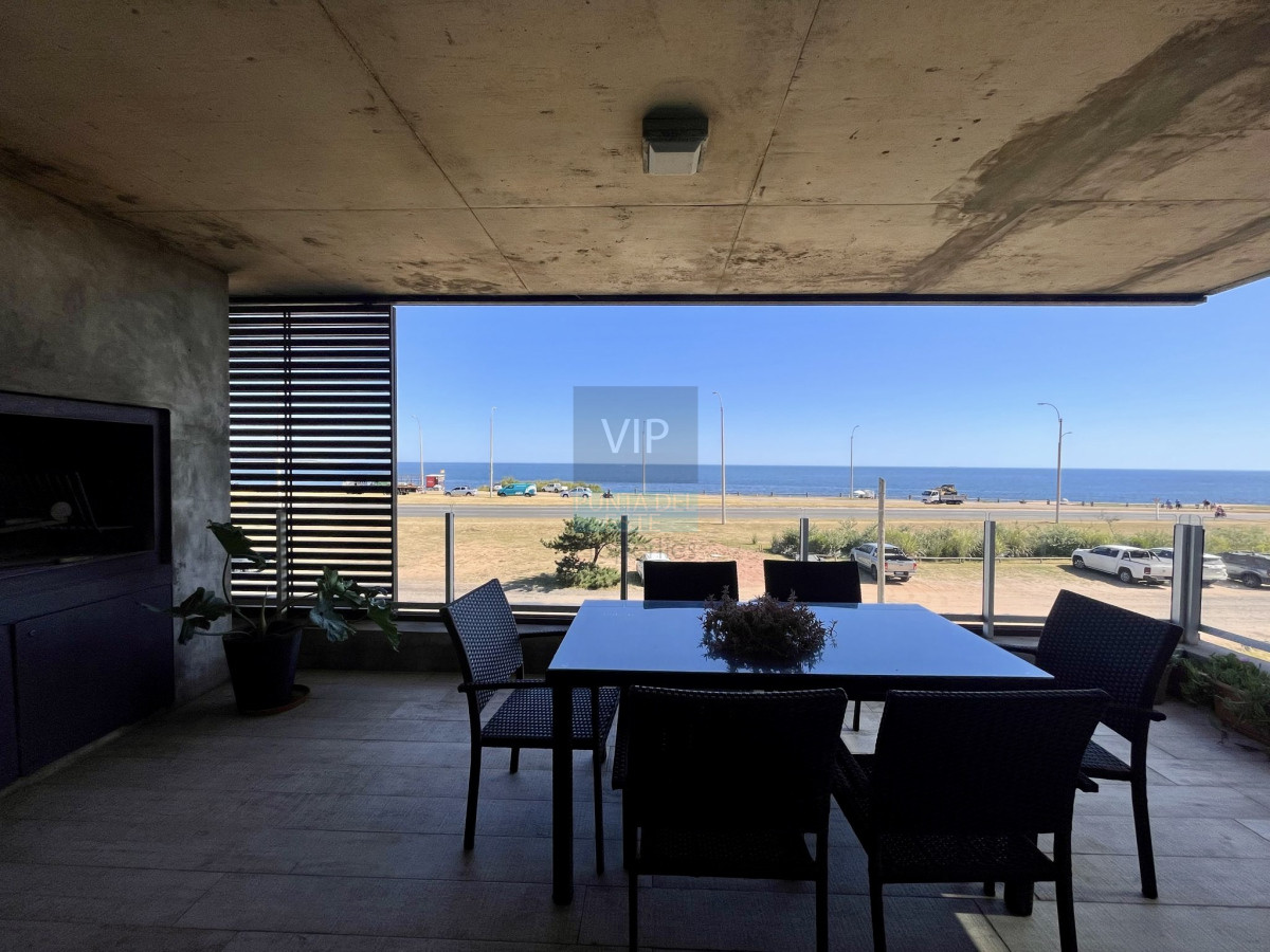 Apartamento ID.2640 - Exclusivo departamento en venta frente a playa mansa- Punta del Este