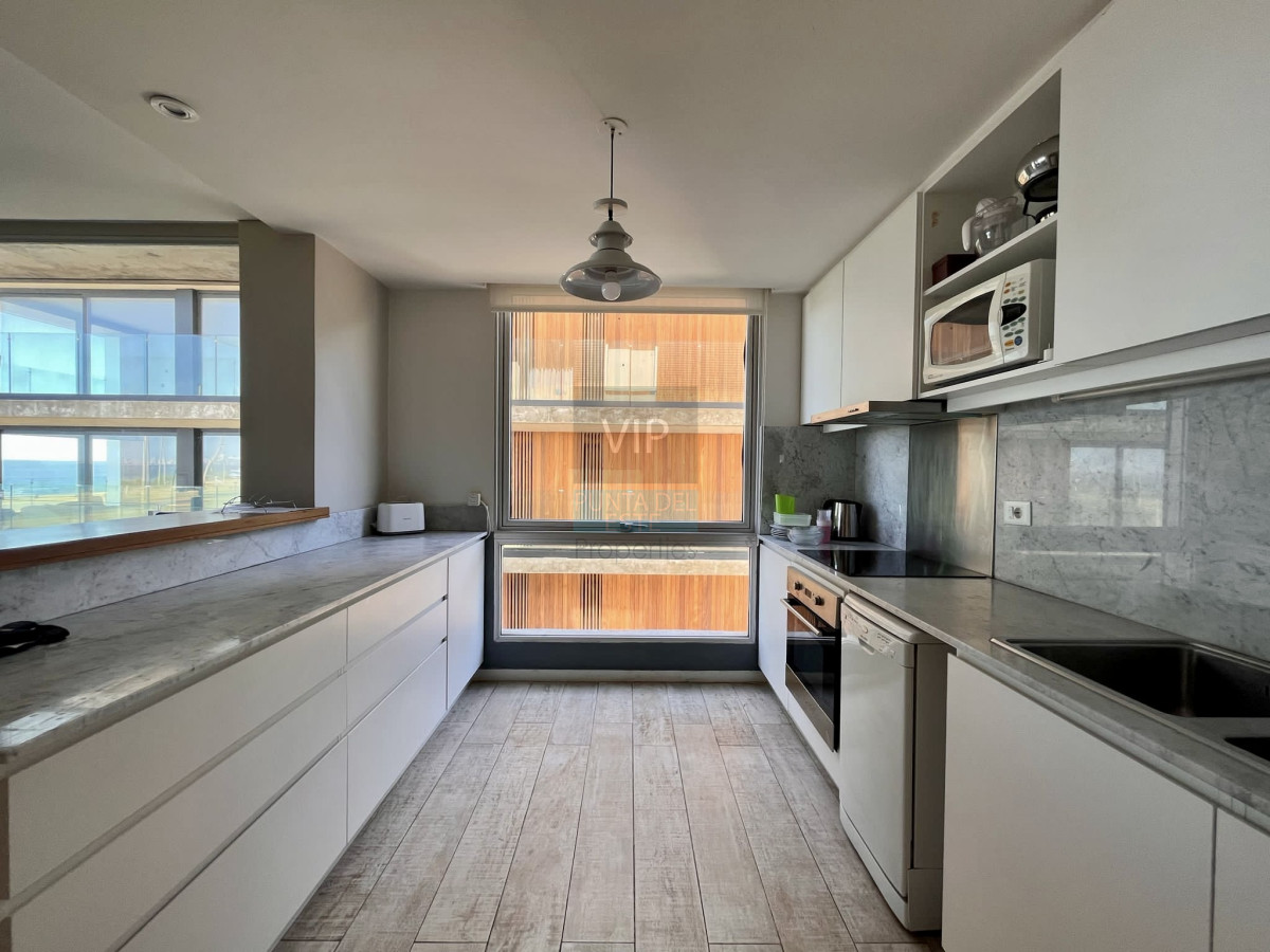 Apartamento ID.2640 - Exclusivo departamento en venta frente a playa mansa- Punta del Este