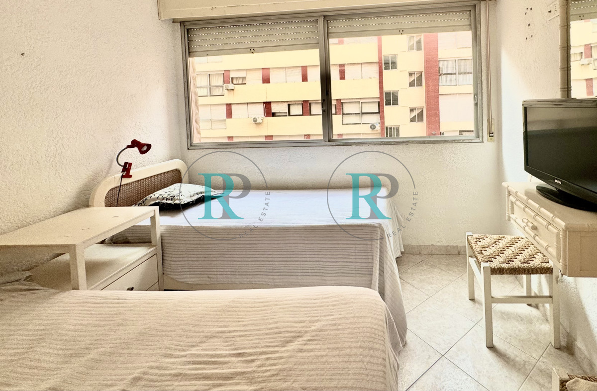 Apartamento ID.2474 - Apartamento de 2 domritorios en venta, 1ra linea de playa brava!