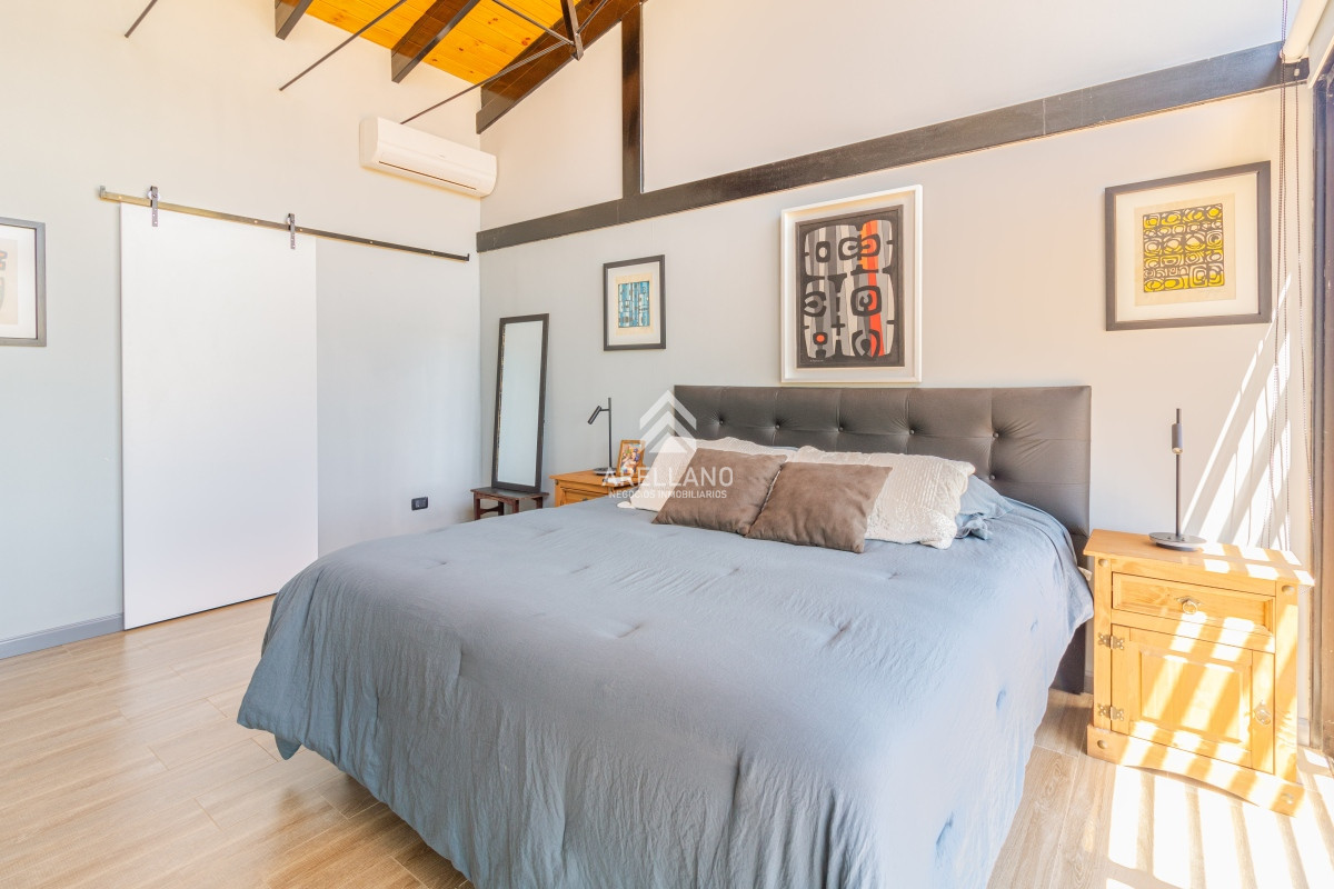 Casa ID.5679 - Moderna casa en barrio privado El Quijote en venta