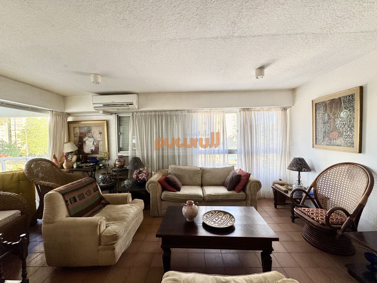 Apartamento ID.2683 - Apartamento de 2 dormitorios y 2 baños en venta