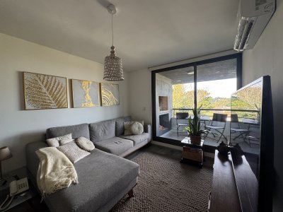 venta de apartamento con parrillero propio