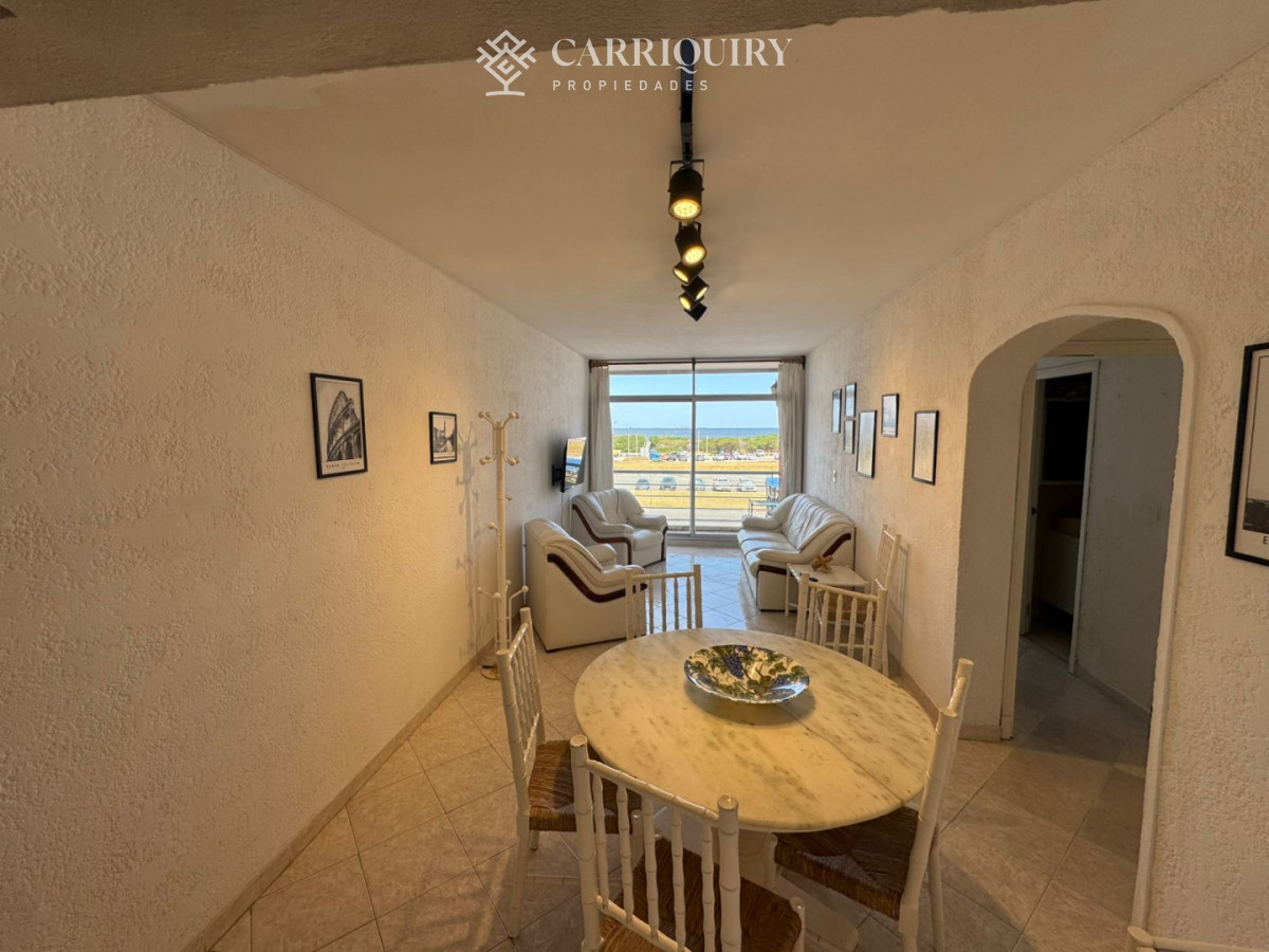 Apartamento ID.9605 - Apartamento de 2 domritorios en venta, 1ra linea de playa brava!