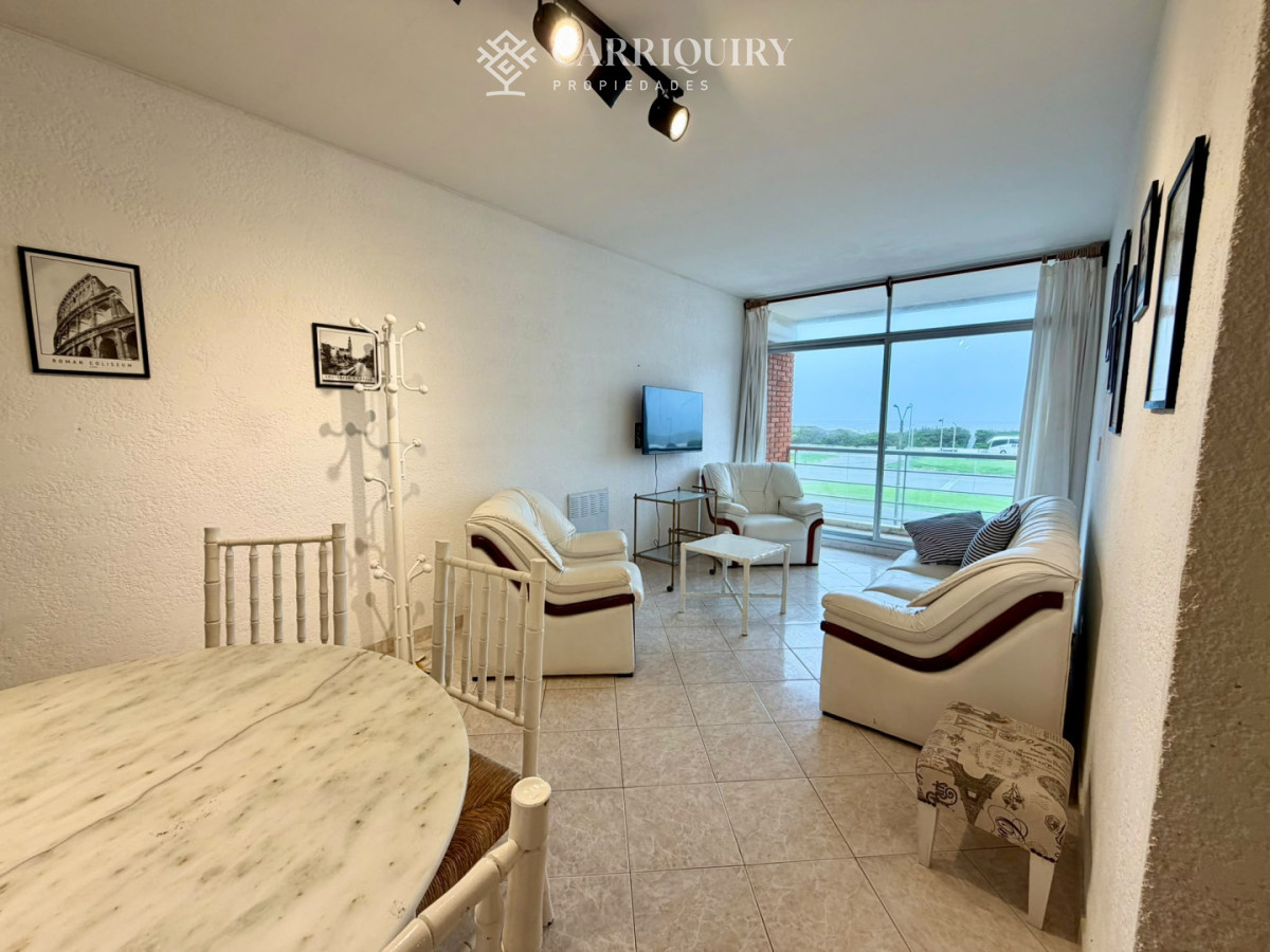 Apartamento ID.9605 - Apartamento de 2 domritorios en venta, 1ra linea de playa brava!