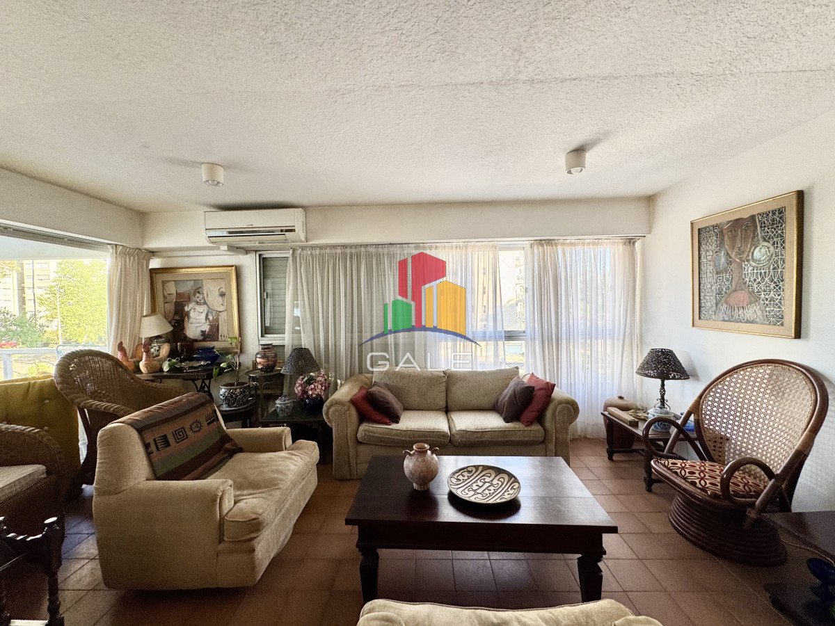 Apartamento de 2 dormitorios y 2 baños en venta - GAL4960A