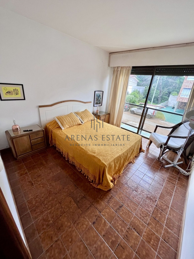 Apartamento ID.2591 - Apartamento de 4 dormitorios en alquiler anual