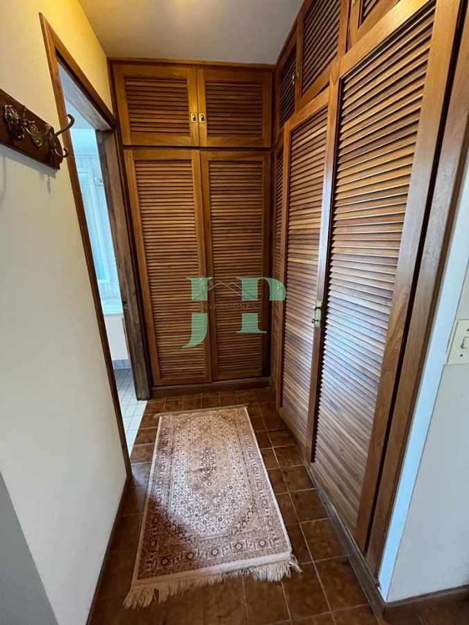 Apartamento ID.682 - Apartamento de 4 dormitorios en alquiler anual