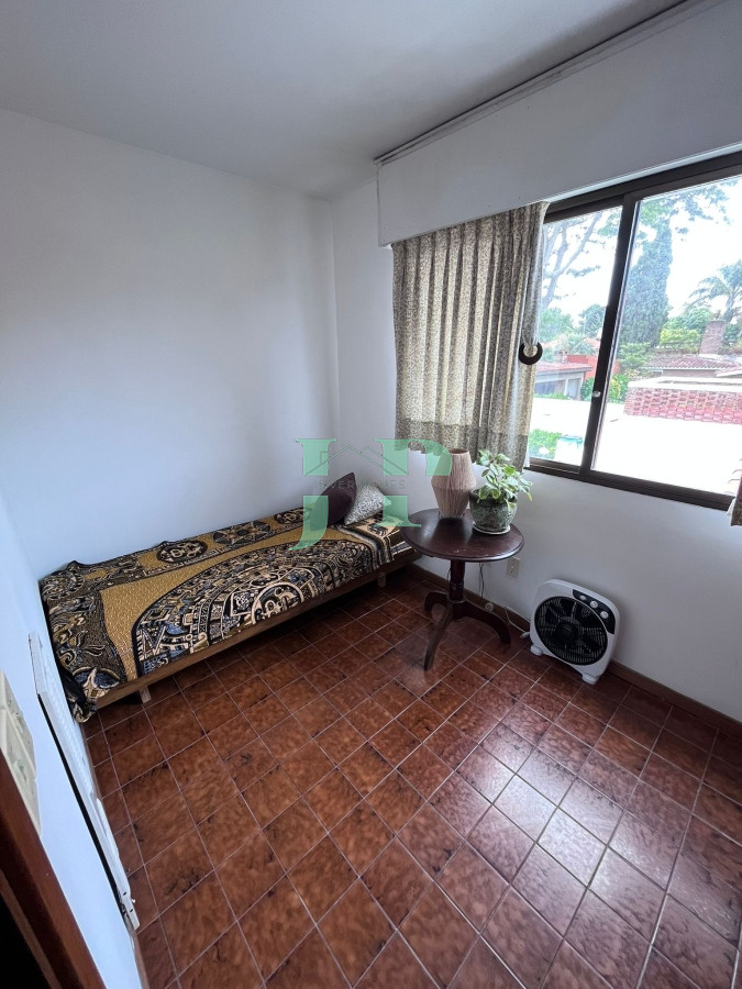 Apartamento ID.682 - Apartamento de 4 dormitorios en alquiler anual