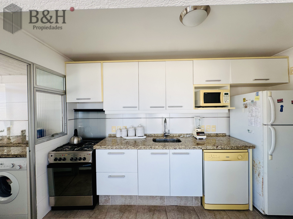 Apartamento ID.6245 - Apartamento con vista al mas a pasos del puerto disponible en alquiler temporal