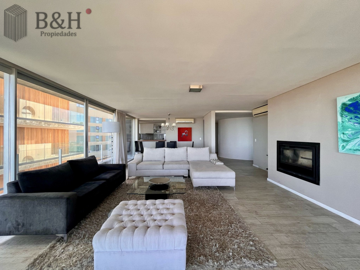 Apartamento ID.5840 - Exclusivo departamento en venta frente a playa mansa- Punta del Este
