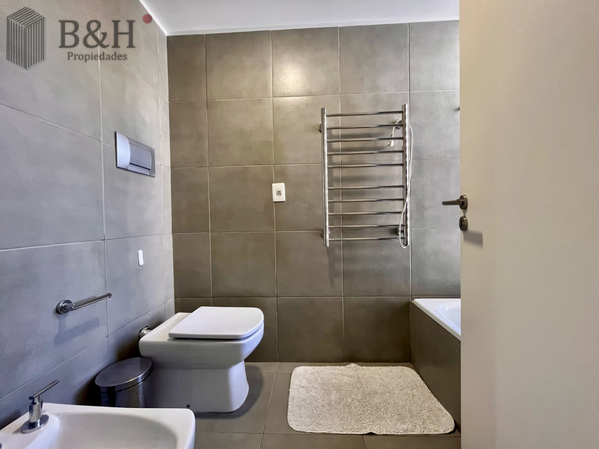 Apartamento ID.5840 - Exclusivo departamento en venta frente a playa mansa- Punta del Este