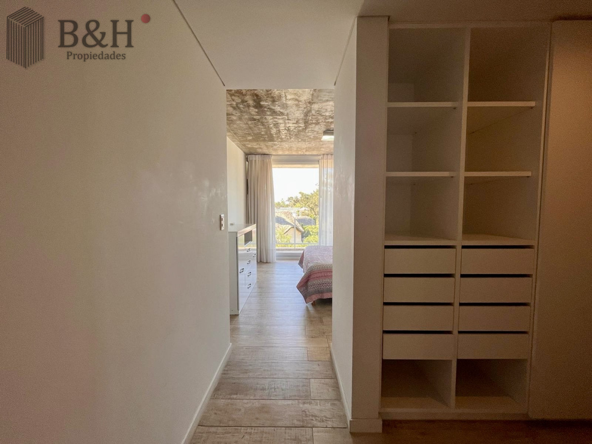Apartamento ID.5840 - Exclusivo departamento en venta frente a playa mansa- Punta del Este