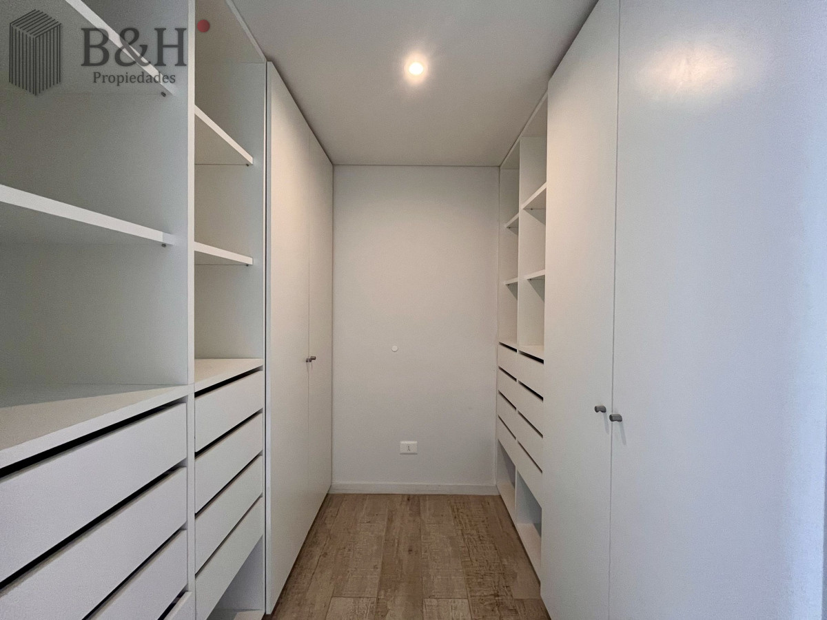 Apartamento ID.5840 - Exclusivo departamento en venta frente a playa mansa- Punta del Este