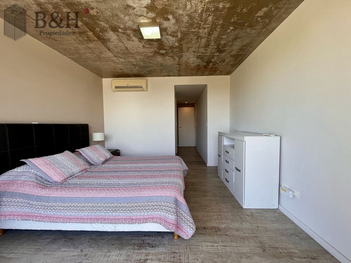 Apartamento ID.5840 - Exclusivo departamento en venta frente a playa mansa- Punta del Este