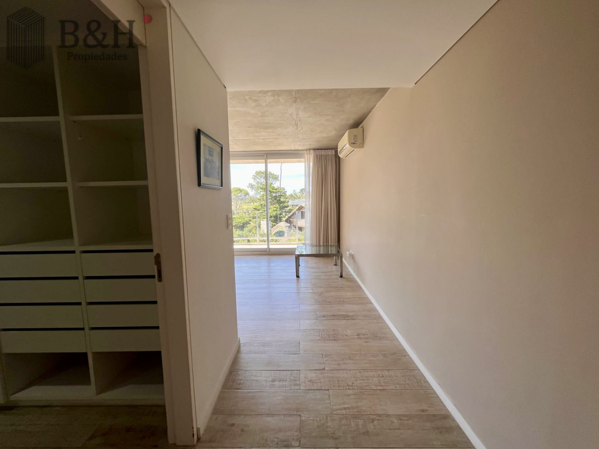 Apartamento ID.5840 - Exclusivo departamento en venta frente a playa mansa- Punta del Este