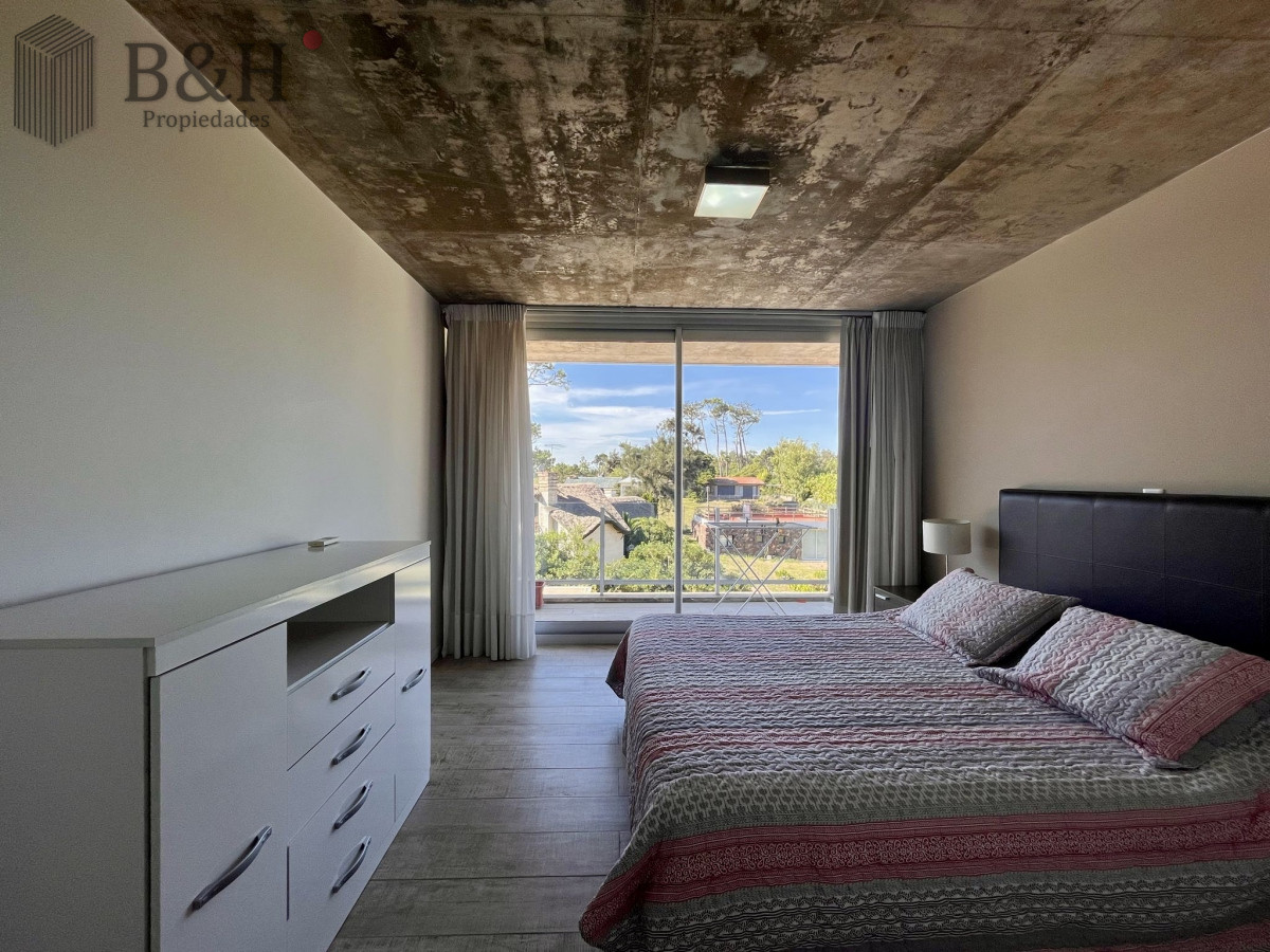 Apartamento ID.5840 - Exclusivo departamento en venta frente a playa mansa- Punta del Este