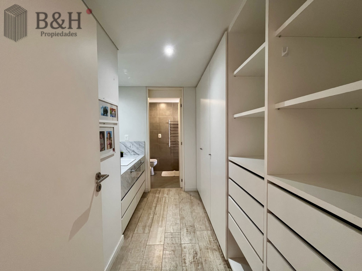 Apartamento ID.5840 - Exclusivo departamento en venta frente a playa mansa- Punta del Este