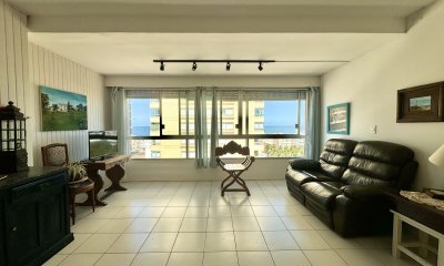Península. Apartamento de 1 dormitorio y medio con vista en venta!