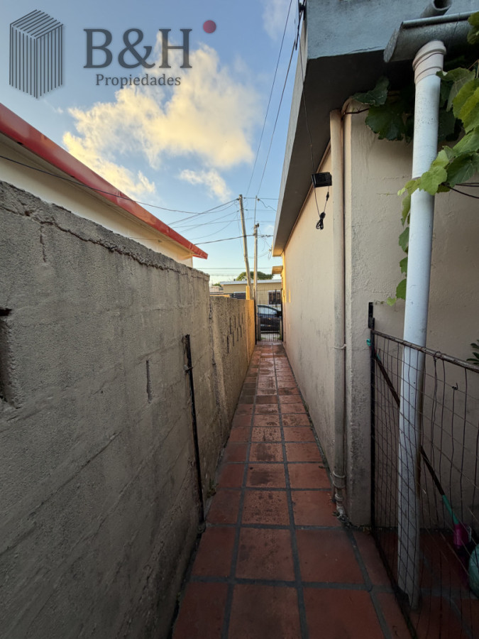 Casa ID.7058 - Se vende casa con apartamento en Maldonado