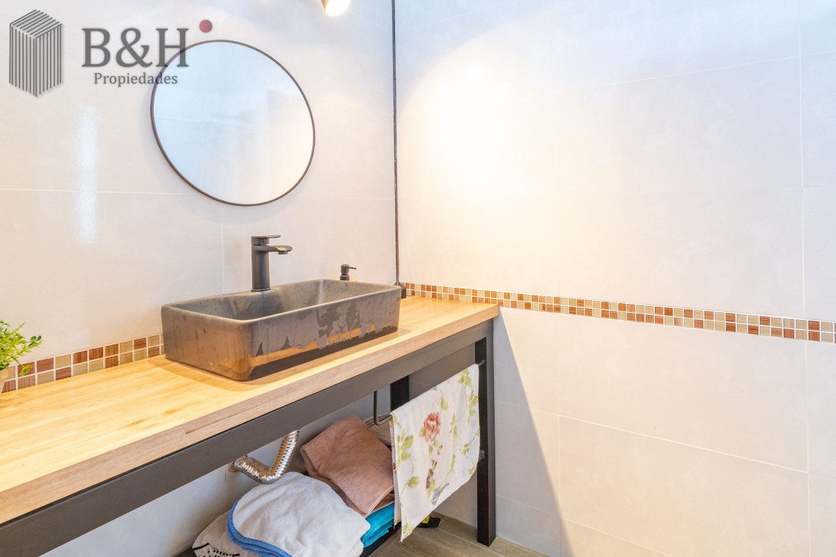 Casa ID.6009 - Moderna casa en barrio privado El Quijote en venta