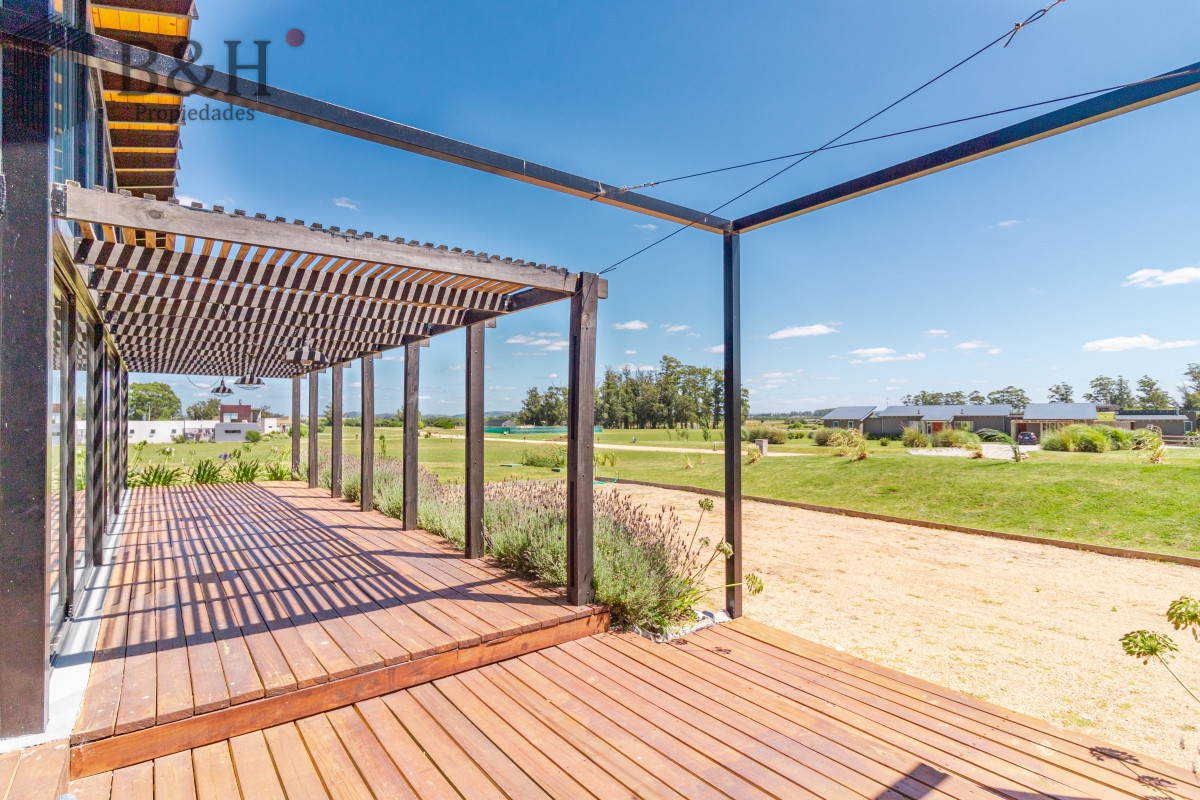 Casa ID.6009 - Moderna casa en barrio privado El Quijote en venta
