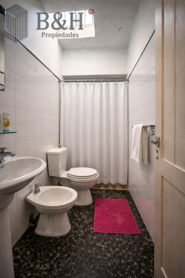 Casa ID.7058 - Se vende casa con apartamento en Maldonado