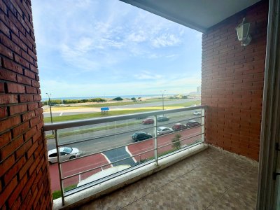 Apartamento de 2 domritorios en venta, 1ra linea de playa brava!