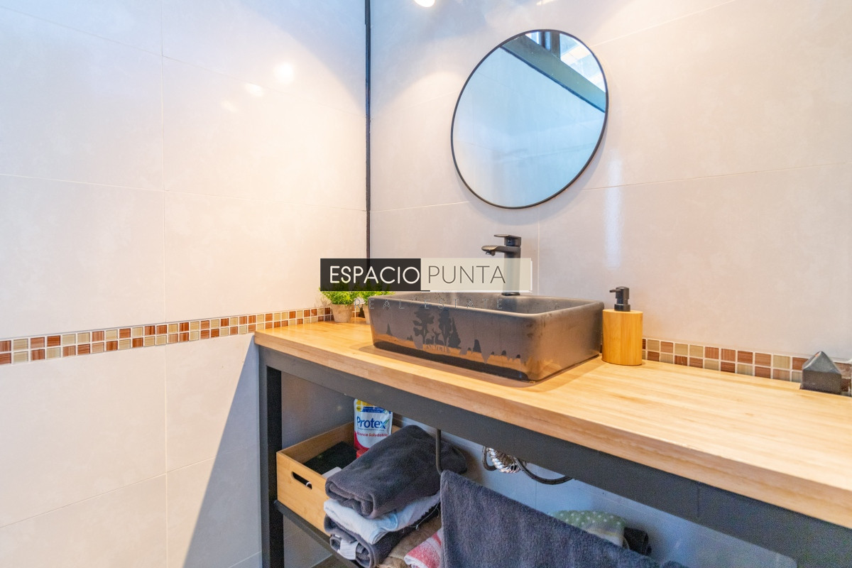 Casa ID.436 - Moderna casa en barrio privado El Quijote en venta