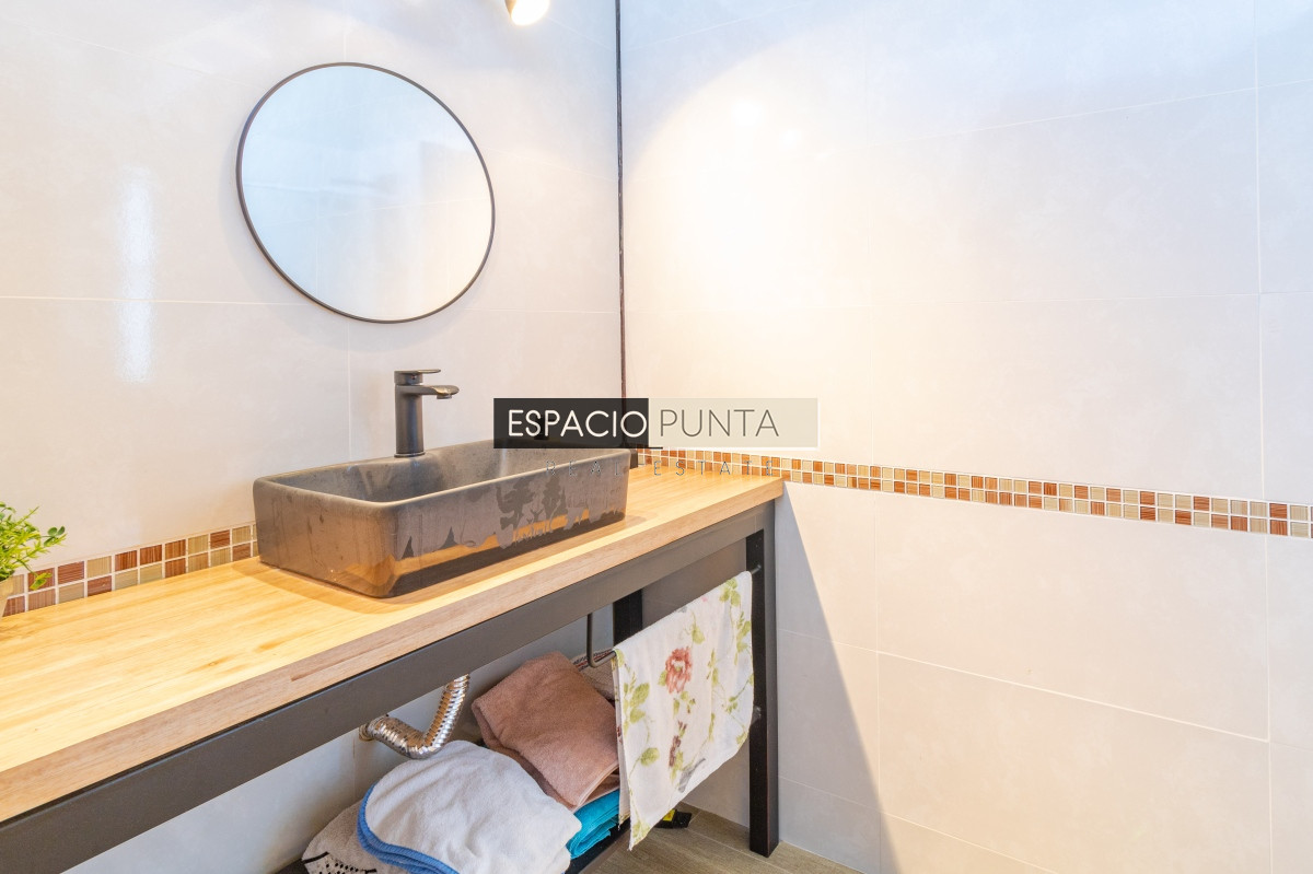 Casa ID.436 - Moderna casa en barrio privado El Quijote en venta