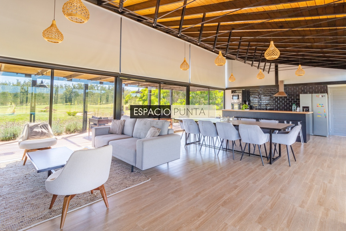 Casa ID.436 - Moderna casa en barrio privado El Quijote en venta