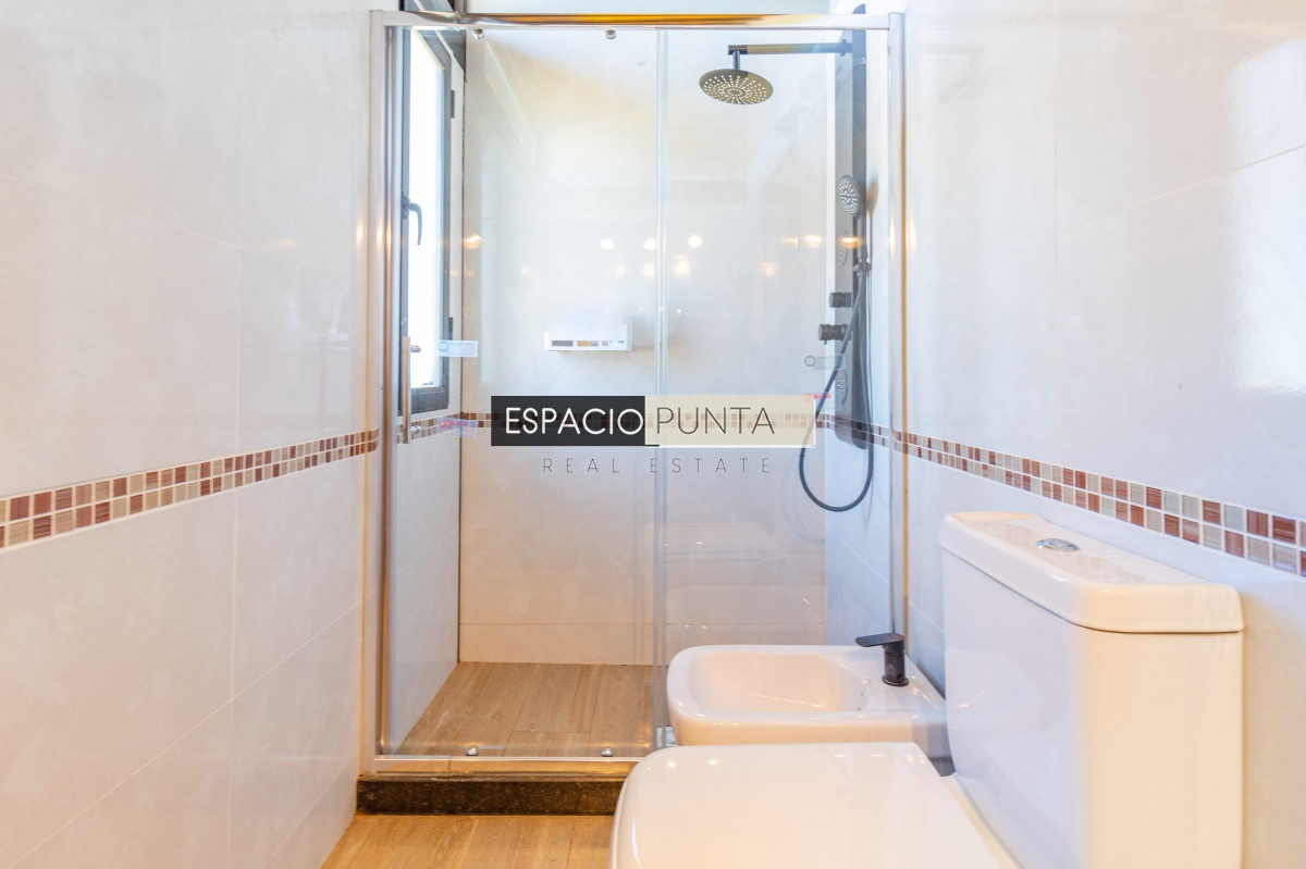Casa ID.436 - Moderna casa en barrio privado El Quijote en venta