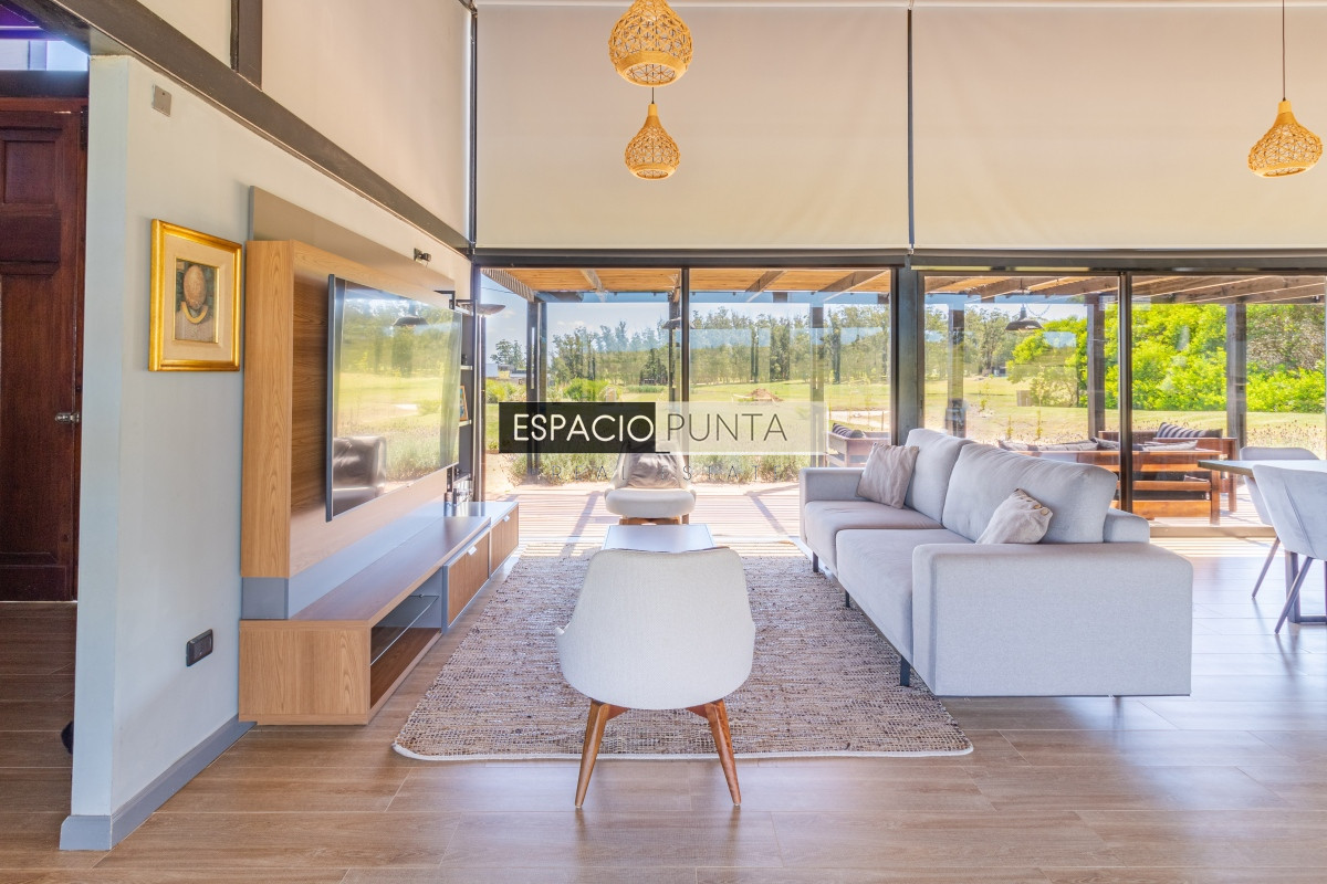 Casa ID.436 - Moderna casa en barrio privado El Quijote en venta