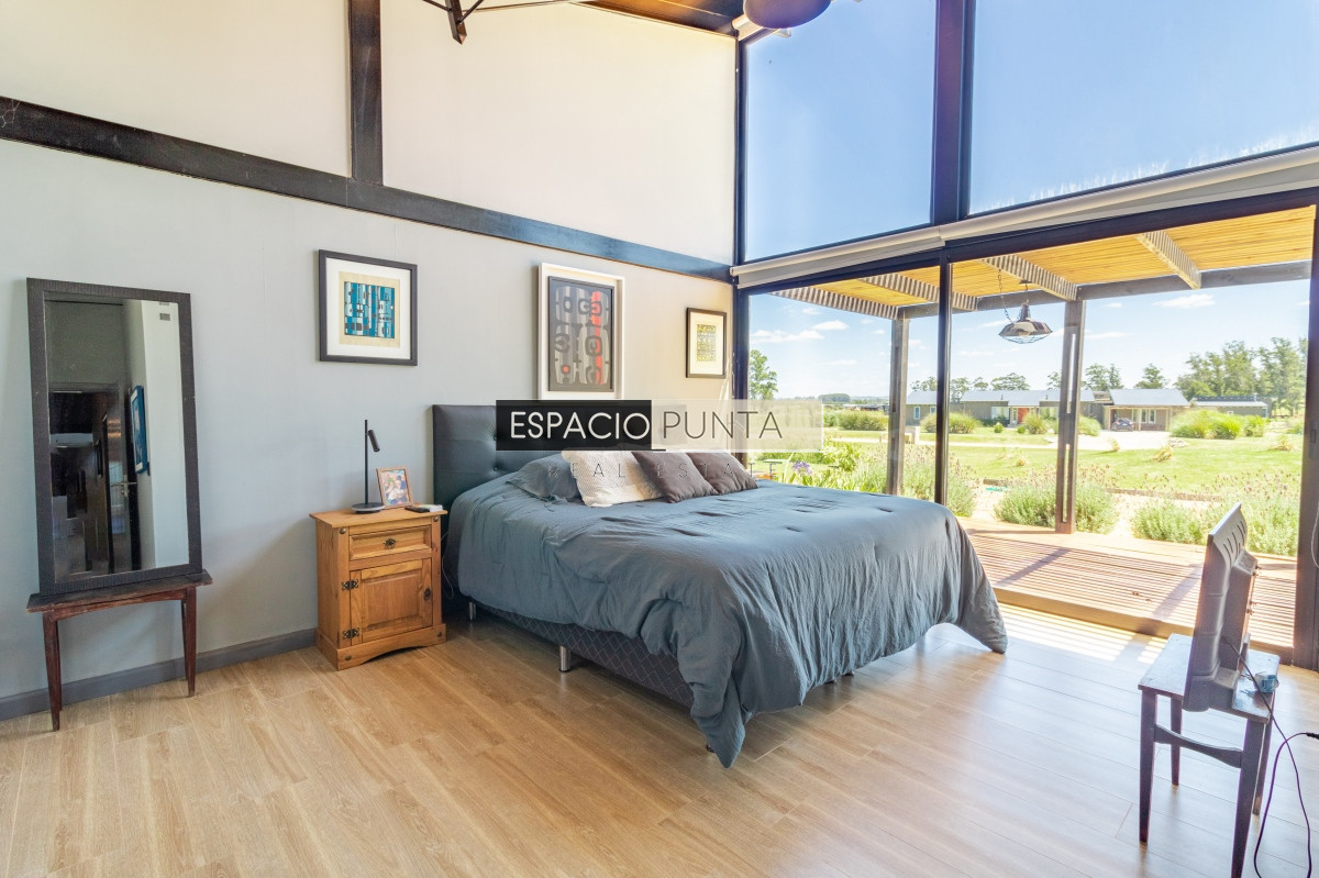 Casa ID.436 - Moderna casa en barrio privado El Quijote en venta